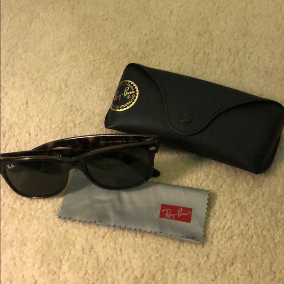Ray-Ban Wayfarers - Picture 1 of 5